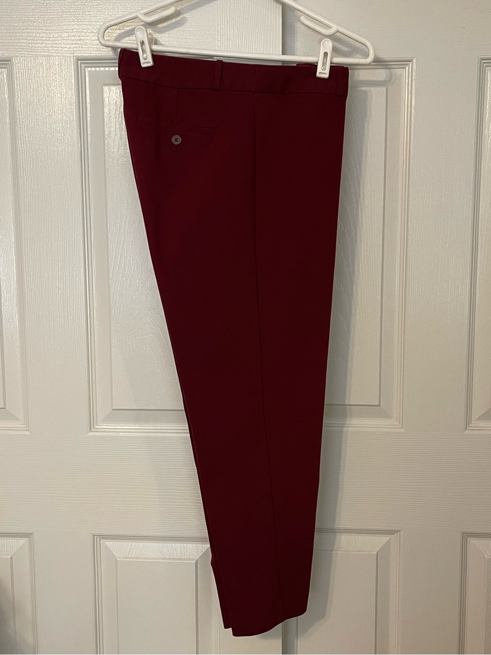 Liz Claiborne Women's Cropped Pants in Deep Burgundy